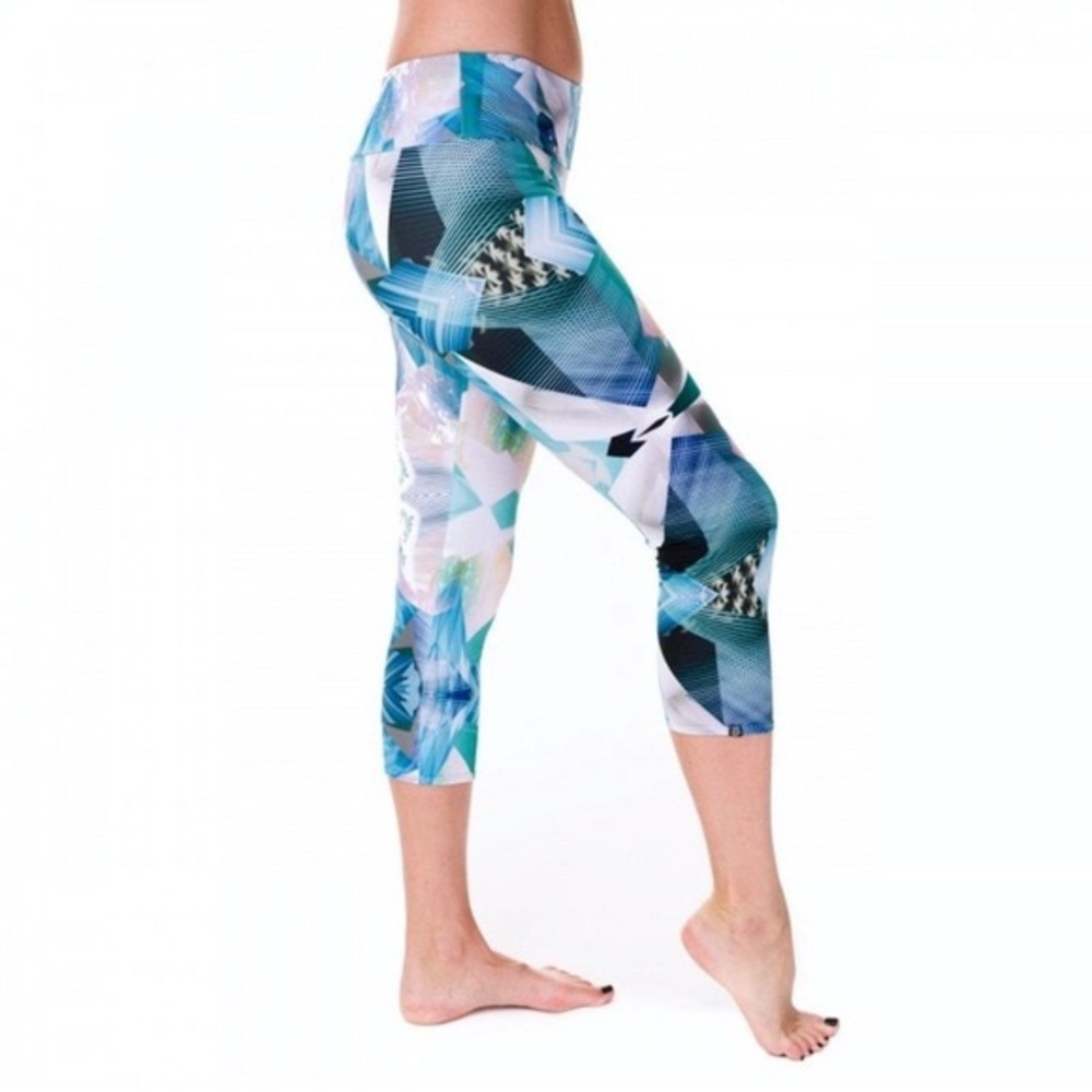 Onzie Futura Prism Crop Leggings